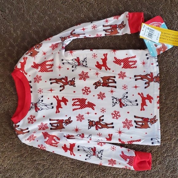 Boys Girls Rudolph The Red Nosed Reindeer Pajamas Size 4 6 8 10 NWT - Picture 2 of 4